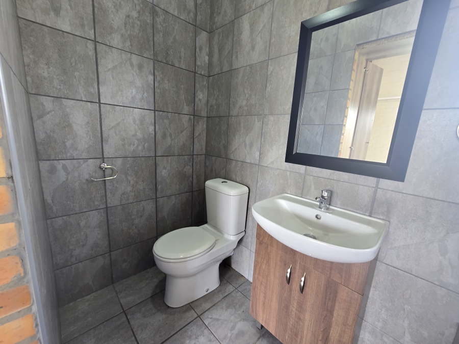 2 Bedroom Property for Sale in Wilkoppies North West